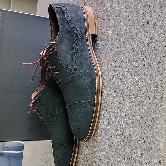 Men's  Johnston & Murphy Conrad, blue suede shoes, size 11 New. W/ extra laces. - Picture 2 of 8